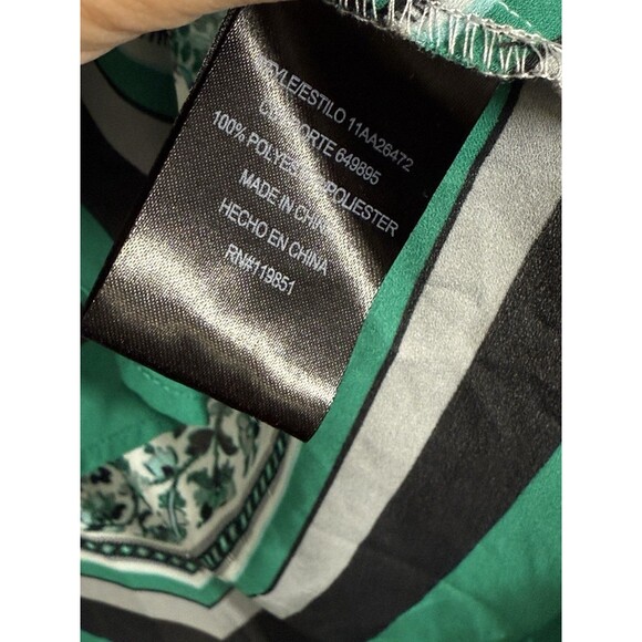 NWOT Women's Size M Green Floral Geometric Triangle Hem Top Bandana Style Blouse - Picture 6 of 9